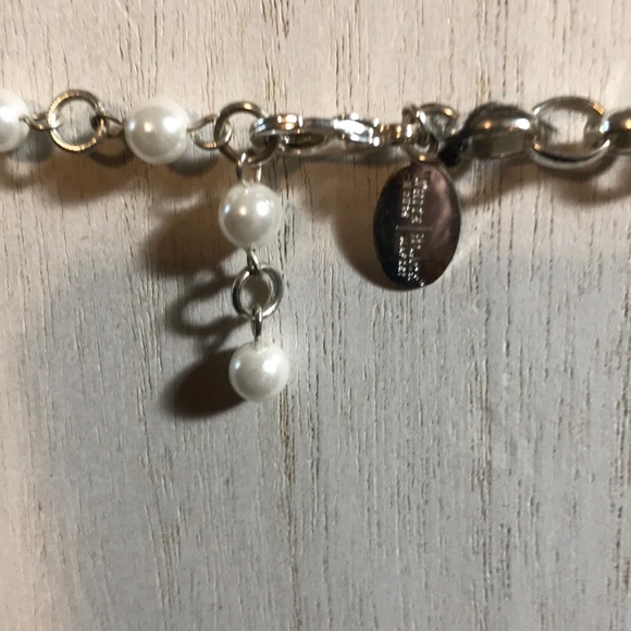 Statement necklace w/Beads in Black & White - Picture 3 of 6